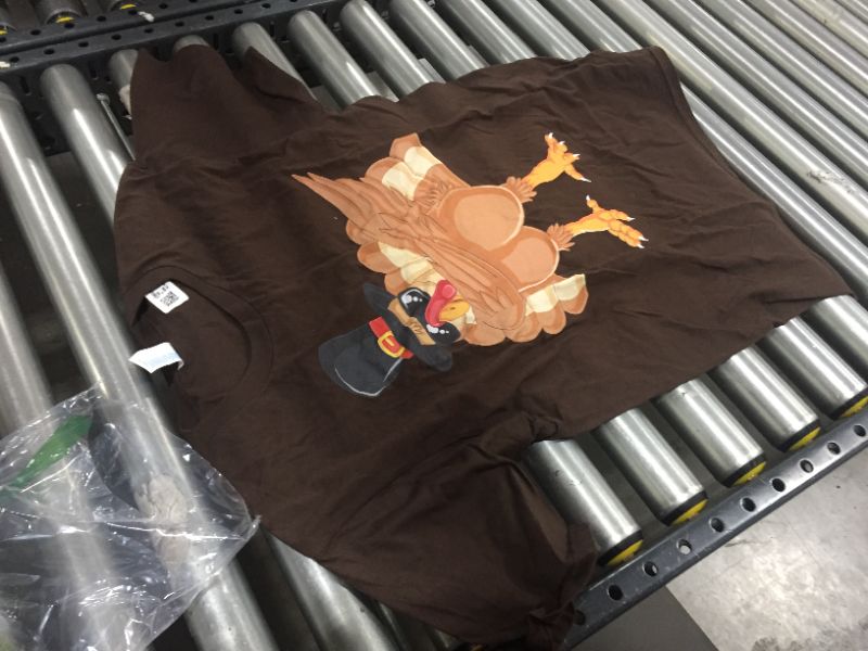 Photo 1 of DABBING TURKEY THANKSGIVING T SHIRT, SIZE M