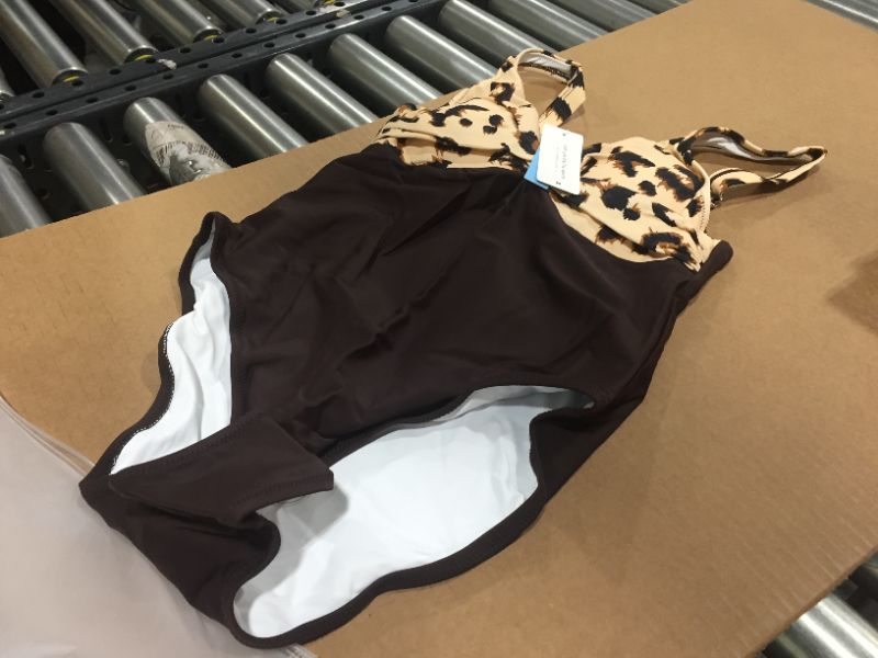 Photo 2 of CUPSHE Wild Leopard Twist One Piece Swimsuit, SIZE M