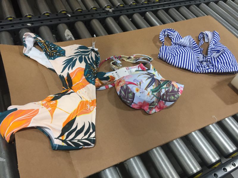 Photo 1 of BOX LOT OF ASSORTED CUPSHE BIKINI TOPS, SIZE M, L, AND 0X