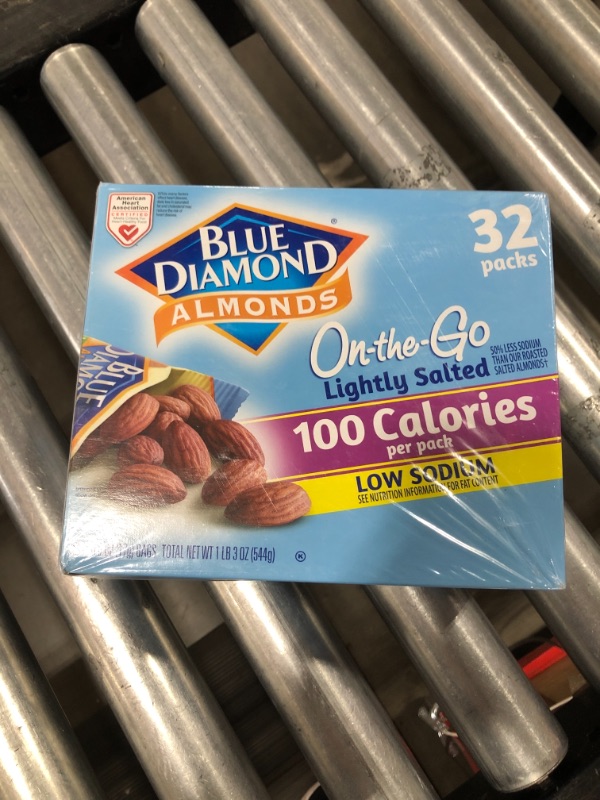 Photo 2 of Blue Diamond Almonds Low Sodium Lightly Salted Snack Nuts, 100 Calorie Packs, 32 Count