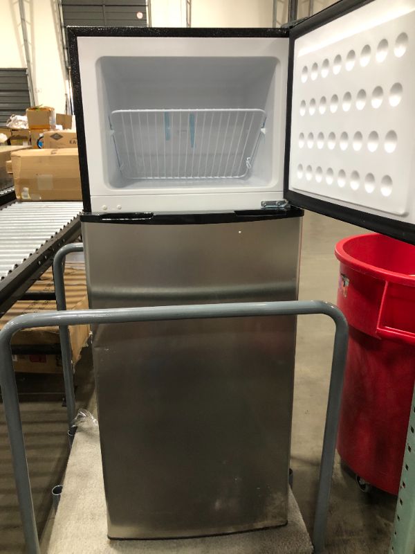 Photo 3 of 7.5 cu. ft. Refrigerator with Top Freezer in Stainless Look
