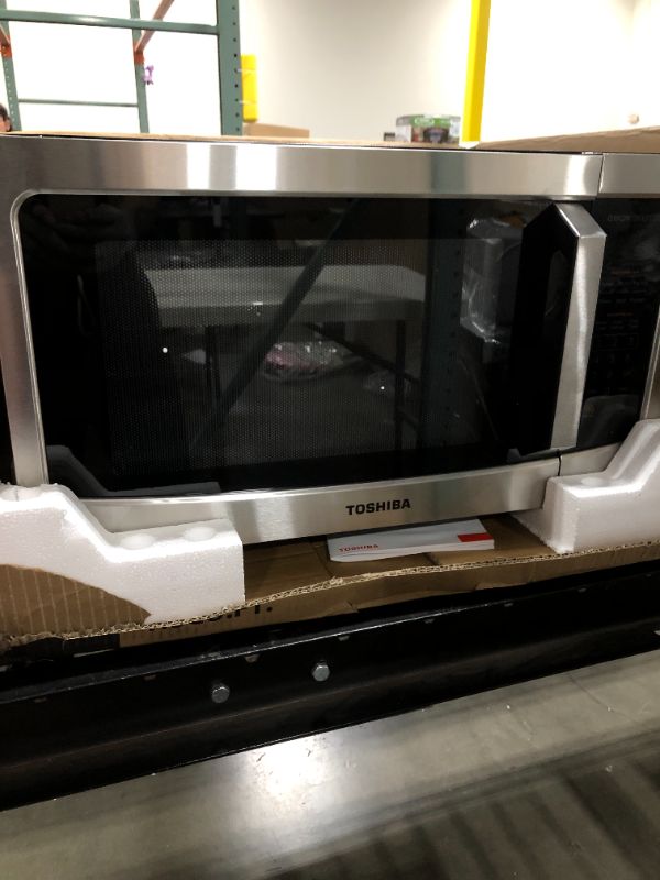 Photo 2 of Toshiba ML-EM45PIT(SS) Microwave Oven with Inverter Technology, LCD Display and Smart Sensor, 1.6 Cu.ft, Stainless Steel
