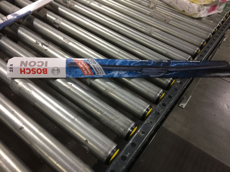 Photo 2 of Bosch Automotive ICON 22A Wiper Blade, Up to 40% Longer Life - 22"" (Pack of 1), black
