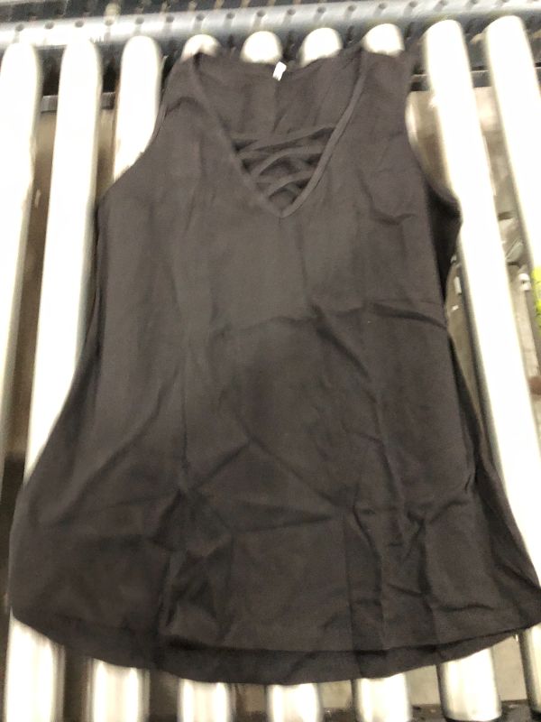 Photo 1 of WOMENS BLACK SLEEVELESS SHIRT
 SIZE M