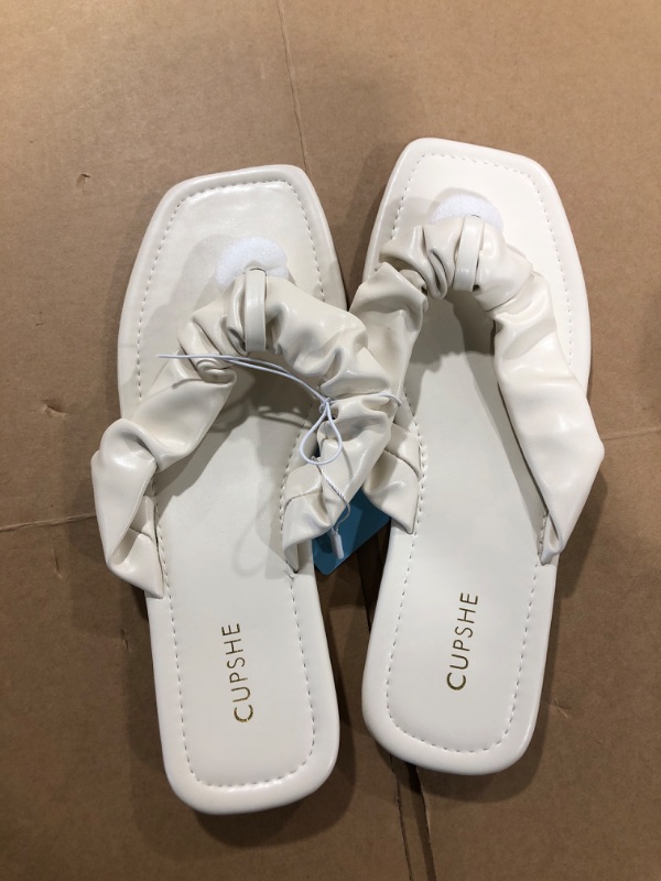 Photo 2 of White Orchid Ruched Thong Sandals size 41
