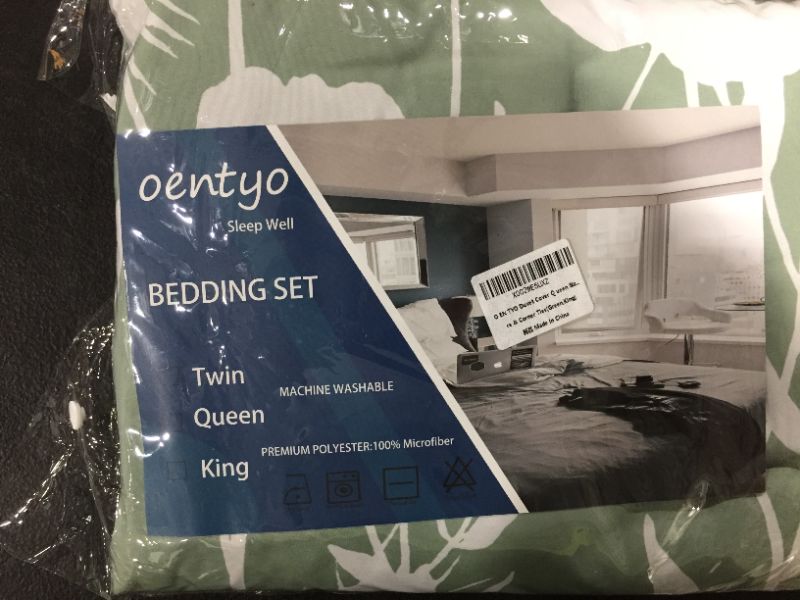 Photo 1 of 3 Pieces Queen Duvet Cover Set, Microfiber Soft White Plant Floral Duvet Cover Lightweight Bedding Set with Zipper Closure & 2 Pillow Cases
