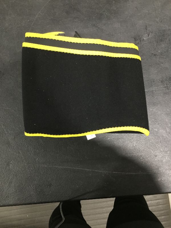 Photo 2 of Generic black and yellow waist trainer 2XL