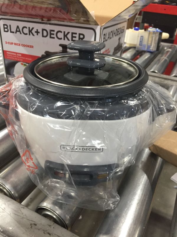 Photo 2 of BLACK+DECKER Uncooked Rice Cooker, 3-cup, White
