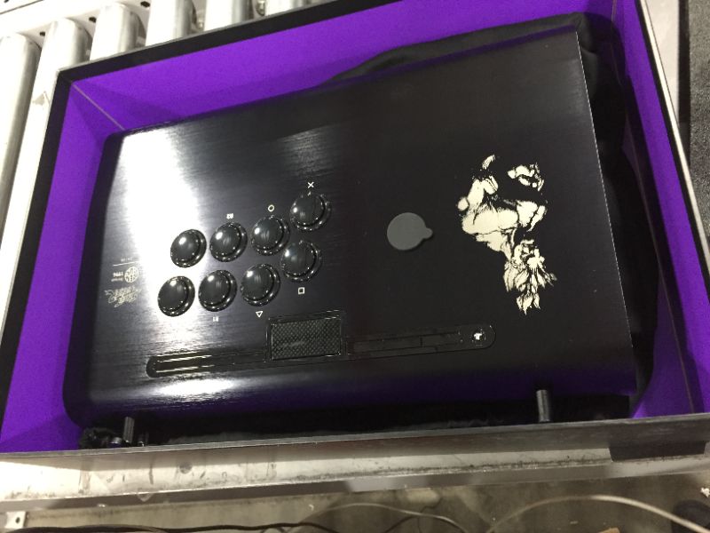 Photo 2 of Victrix Akuma Limited Edition Pro Fs Arcade Fight Stick - PlayStation 5
