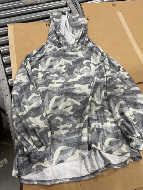 Photo 1 of Women's camo sweatshirt Size-L