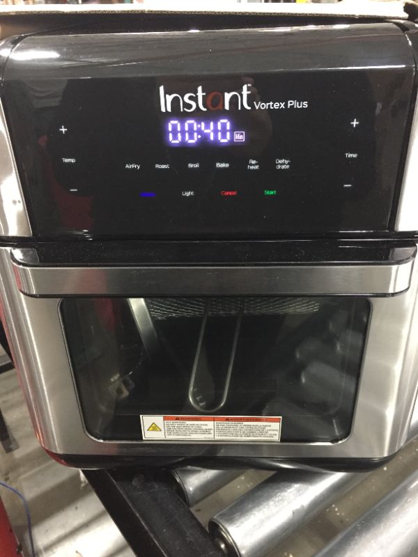 Photo 2 of Instant Vortex Plus 10 qt 7-in-1 Air Fryer Toaster Oven Combo