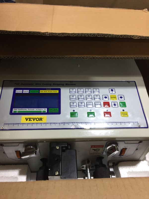 Photo 3 of  Computerized Automatic Cable Wire Cutting Stripping Machine with Wire Cross Section 