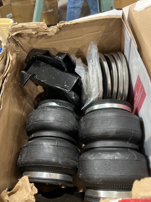 Photo 1 of Air Lift 89385 LoadLifter 5000 Ultimate Plus Air Suspension Kit
