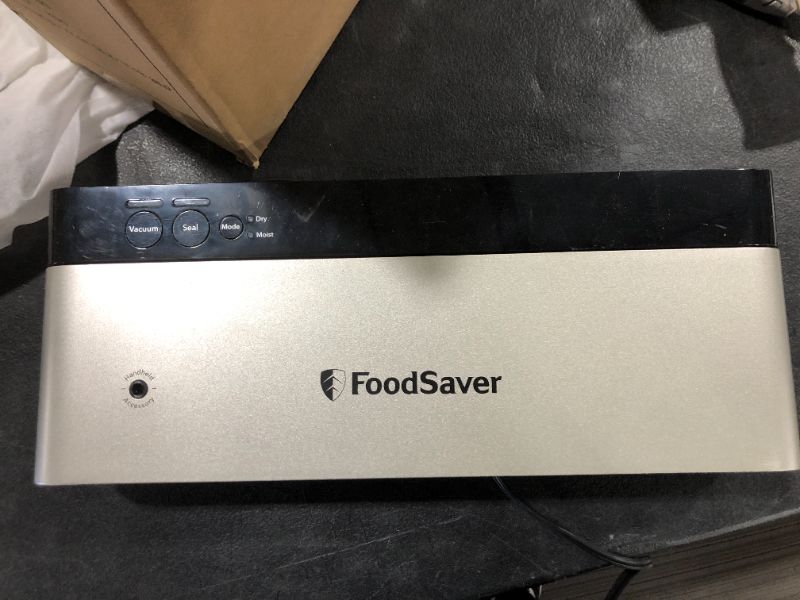 Photo 2 of FoodSaver VS0150 PowerVac Compact Vacuum Sealing Machine, Vertical Vacuum Sealer Storage, Black/SELLING FOR PARTS ONLY 
