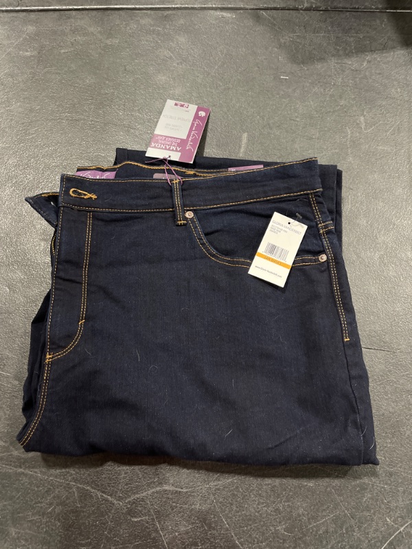 Photo 2 of GLORIA VANDERBILT Women's Classic Amanda High Rise Tapered Jean (Size 24 Plus Short)
