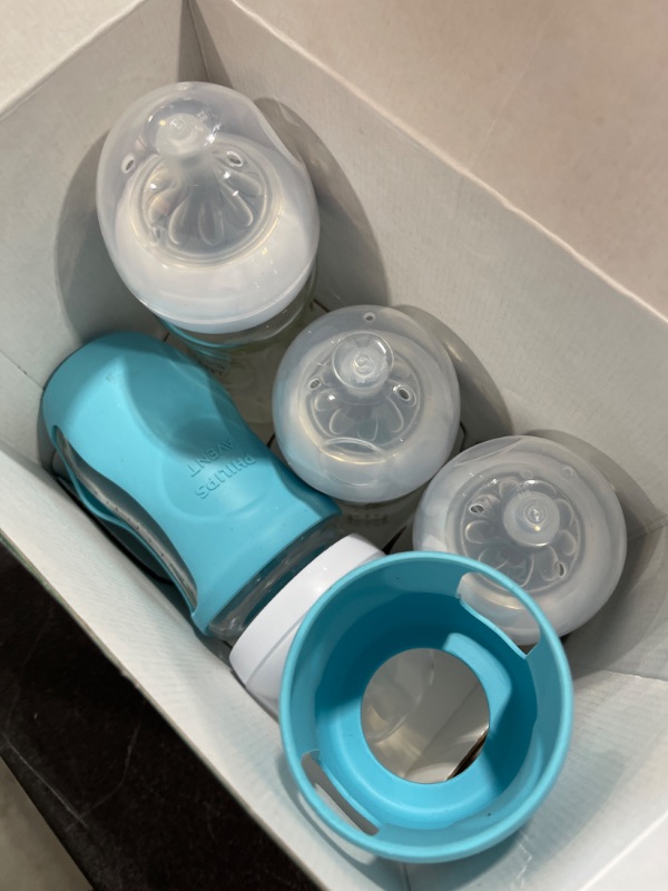 Photo 1 of Philips AVENT Glass Natural Bottle with Natural Response Nipple, Baby Gift Set