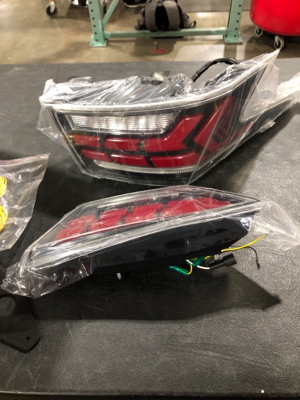 Photo 1 of AUTOMOTIVE TAILLIGHT ASSEMBLIES. UNKNOWN MAKE/MODEL/APPLICATION.