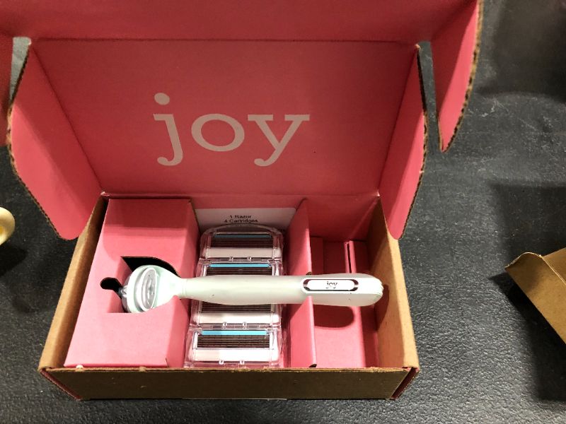 Photo 2 of joy Razors for Women, 1 Handle, 4 Razor Blade Refills, Teal, Lubrastrip to Help Avoid Skin Irritation