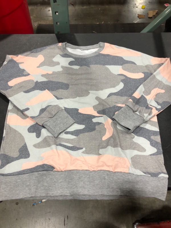 Photo 2 of Womens camo crewneck pink and grey (L)