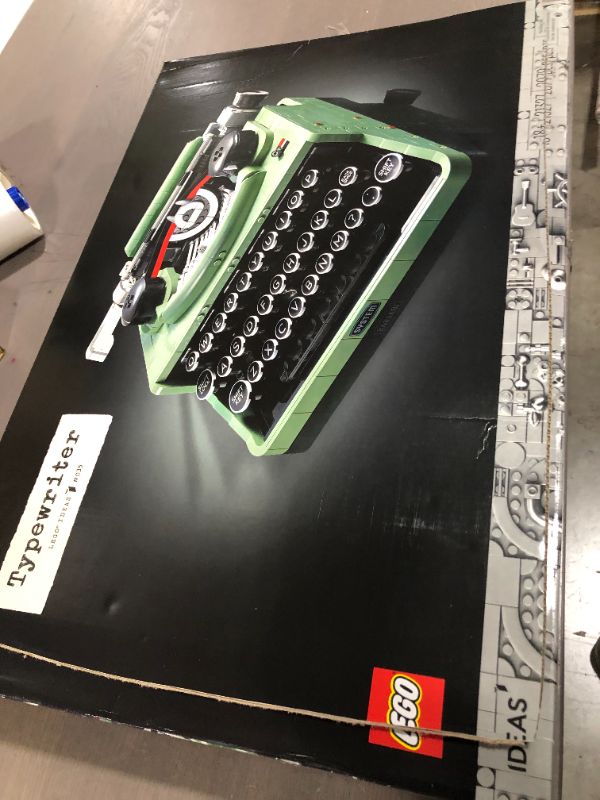 Photo 3 of 21327 LEGO Ideas Typewriter
