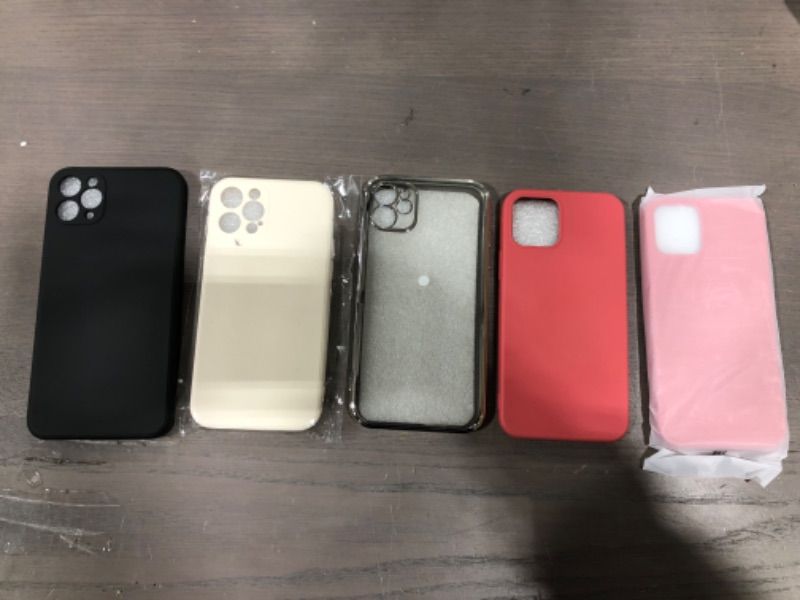 Photo 1 of (5 pc) Variety pack of phone cases for various phone models and styles
