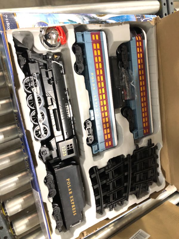 Photo 1 of Lionel Trains The Polar Express Battery Powered Train Engine Ready to Play Set

