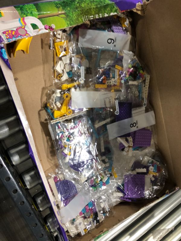 Photo 3 of 41450 LEGO Friends Heartlake City Shopping Mall
