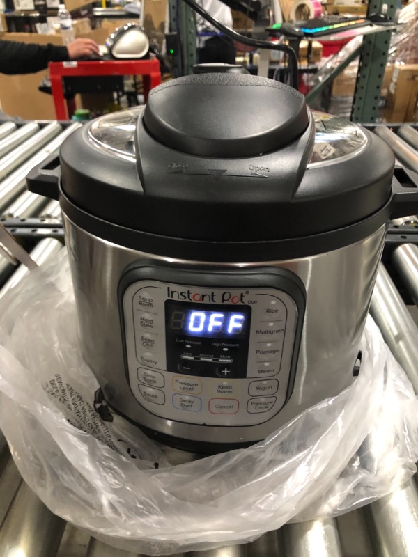 Photo 5 of Instant Pot 7-in-1 Programmable Pressure Cooker with Stainless Steel Cooking Pot and Exterior (6-Quart/1000-Watt)