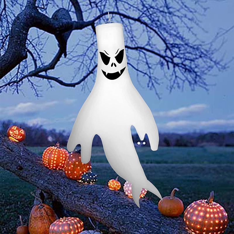 Photo 1 of Halloween Ghost Windsock Hanging Flag Wind Sock With Hanging Clip Double-Sided Cute Big Scary Ghost 43''For Halloween Courtyard Front Decoration Patio Lawn Garden Outdoor Indoor Decor Party Supplies
