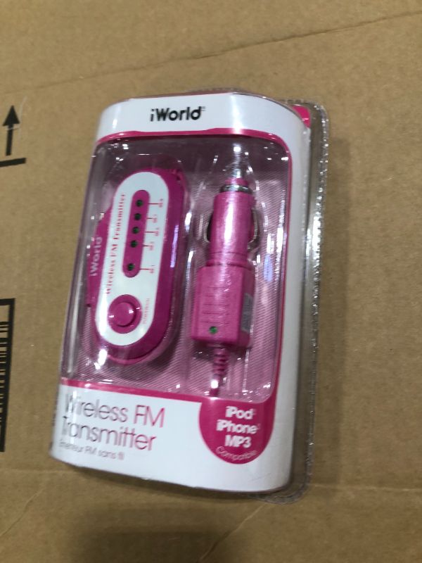 Photo 2 of iWorld Wireless FM Transmitter for iPod iPhone MP3 MP4 Pink
