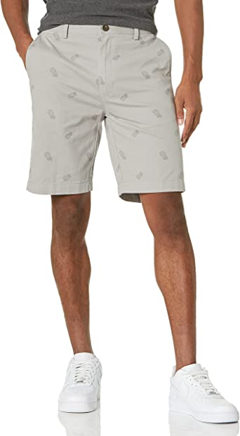 Photo 1 of Amazon Essentials Men's Classic-Fit 33" Short
