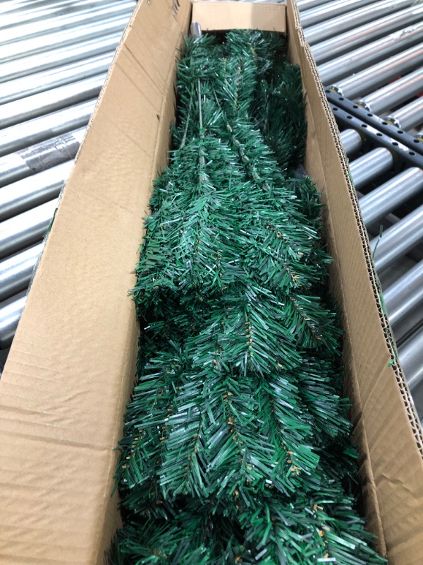 Photo 2 of 6 FT Artificial Full Christmas Tree, Premium Xmas Spruce Tree, Metal Foldable Base, Easy Assembly, Perfect for Home Party Office Decoration (1000 Branch Tips)
