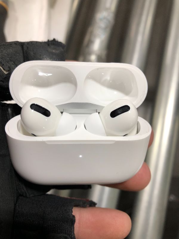 Photo 2 of Apple AirPods Pro