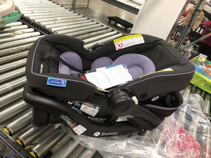 Photo 2 of Graco SnugRide 35 Lite LX Infant Car Seat
