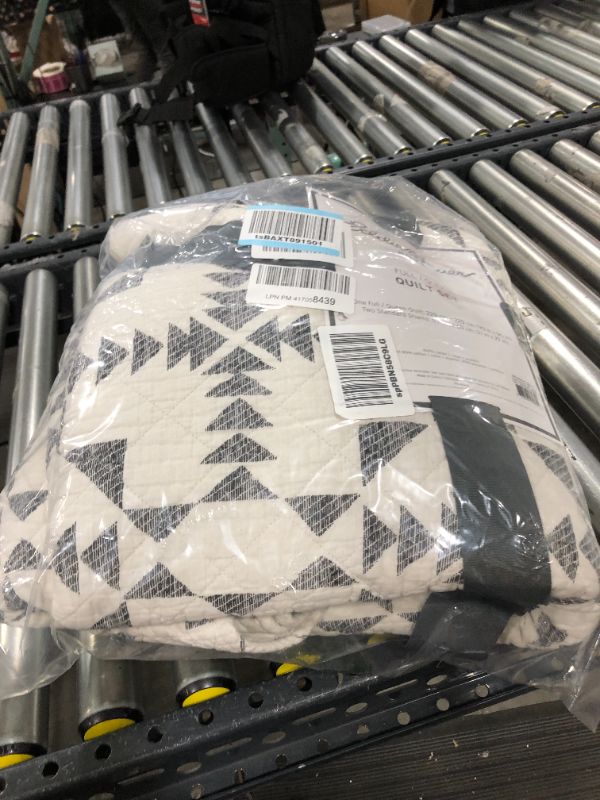 Photo 2 of Eddie Bauer Arrowhead Reversible 3-Piece Full/Queen Quilt Set
