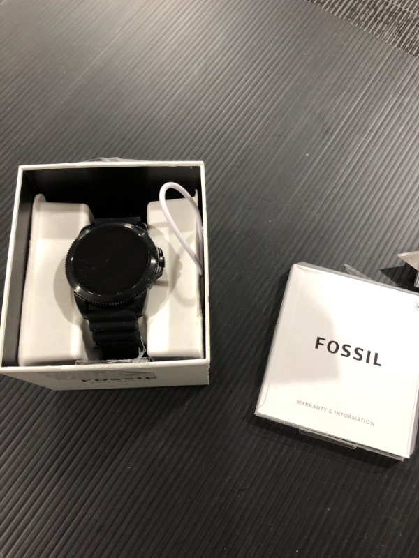 Photo 2 of Fossil Men's Gen 5E 44mm Stainless Steel Touchscreen Smartwatch with Speaker, Heart Rate, Contactless Payments and Smartphone Notifications
