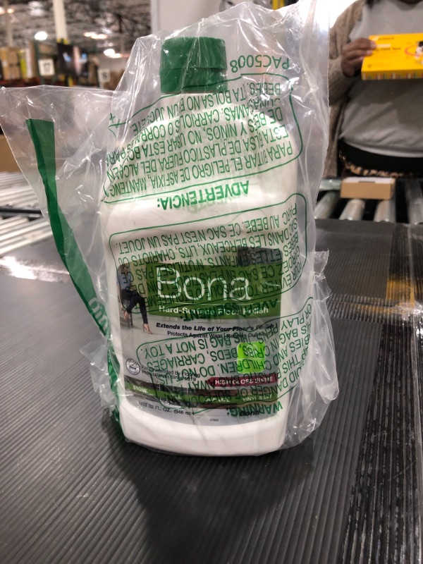 Photo 2 of Bona Hard-Surface Floor Polish, for Stone Tile Laminate and Vinyl LVT/LVP, High Gloss, 32 Fl Oz
