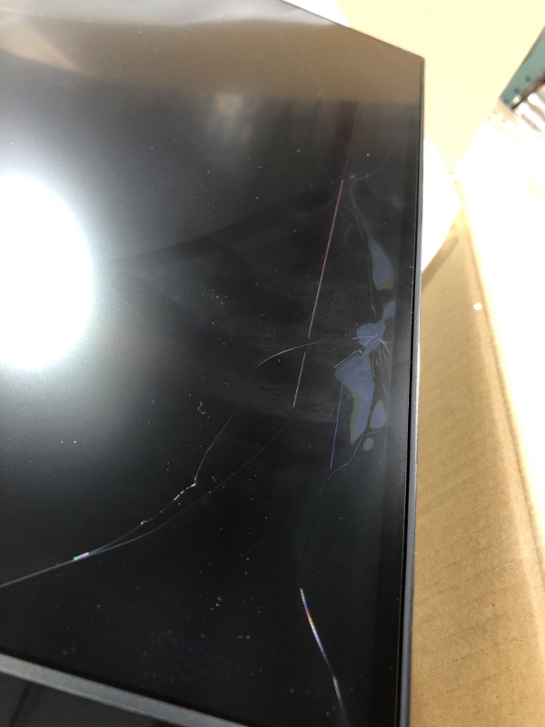 Photo 3 of FOR PARTS ONLY! SAMSUNG Odyssey G7 Series 32-Inch WQHD (2560x1440) Gaming Monitor, 240Hz, Curved, 1ms, HDMI, G-Sync, FreeSync Premium Pro (LC32G75TQSNXZA)
broken screen! 