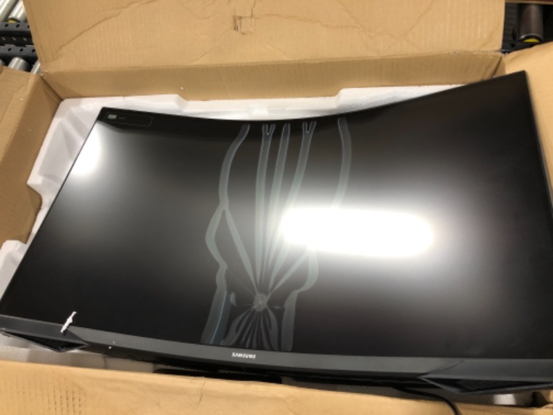 Photo 2 of FOR PARTS ONLY!!! SAMSUNG 32” Odyssey G5 Gaming Monitor, WQHD (2560x1440), 144Hz, Curved, 1ms, HDMI, Display Port, AMD FreeSync Premium, HDR10, LC32G55TQWNXZA, Black
DAMAGED SCREEN 