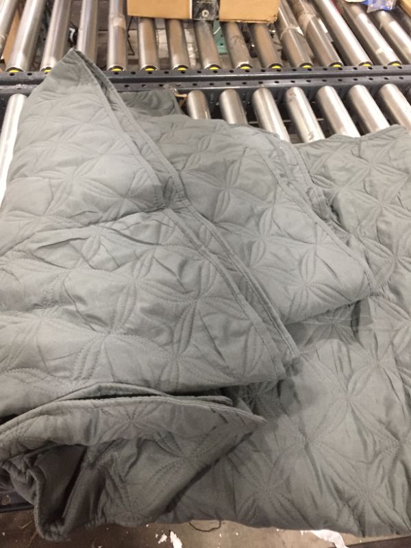 Photo 2 of Exclusivo Mezcla 3-Piece Queen Size Quilt Set with Pillow Shams, Grid Quilted Bedspread/Coverlet/Bed Cover(96x88 inches, Steel Grey) -Soft, Lightweight and Reversible
