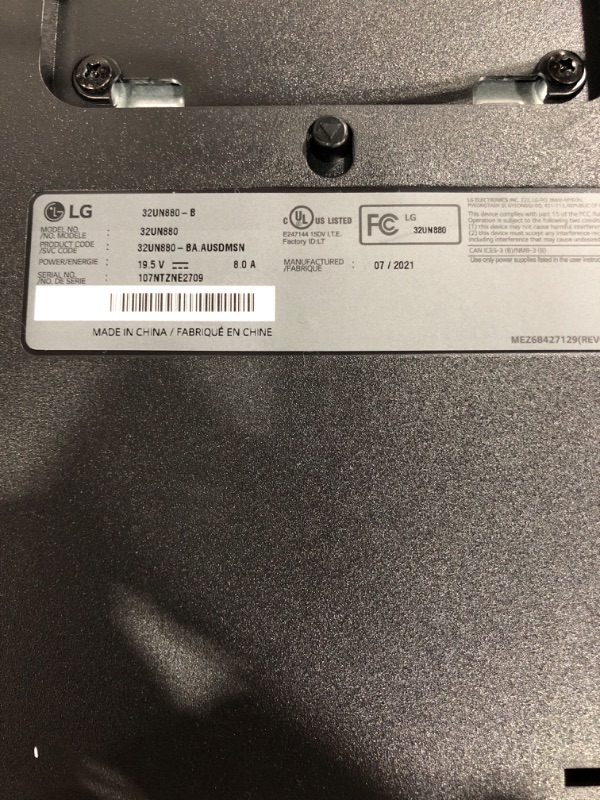 Photo 1 of LG UltraFine 32UN880-B 31.5" 16:9 4K Ultra HD Freesync IPS HDR Monitor with Ergo Stand, Built-In Speakers
