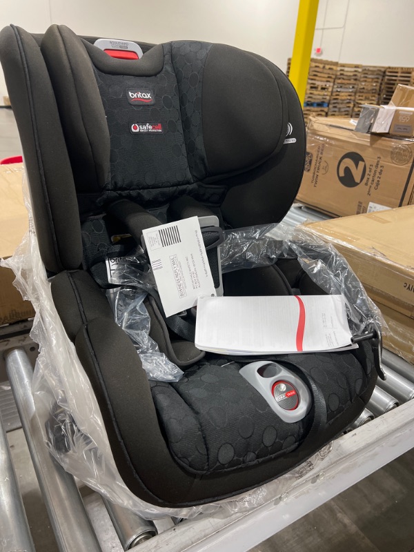 Photo 2 of Britax Boulevard ClickTight Convertible Car Seat, Circa