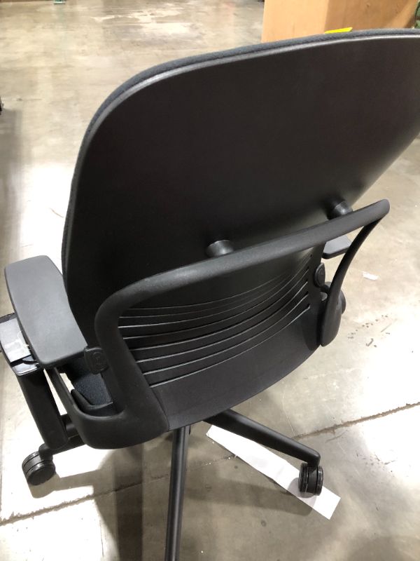 Photo 3 of STEELSERIES 'LEAP' DESK BLACK CHAIR