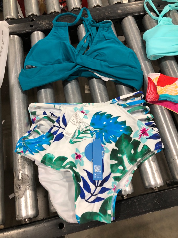 Photo 1 of CUPSHE 2 piece Bathing Suits.Large