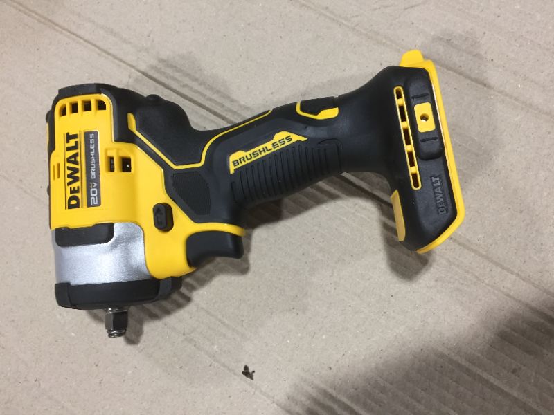 Photo 3 of DEWALT DCF913B 20V MAX* 3/8 in. Cordless Impact Wrench with Hog Ring Anvil (Tool Only)
