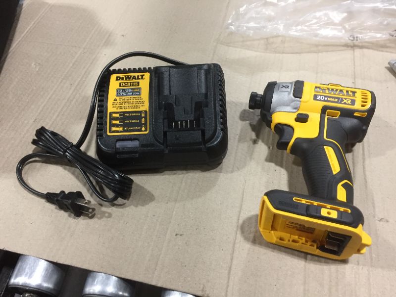 Photo 2 of DEWALT 20V Max Impact Driver Kit, 1/4-Inch (DCF885C1)
