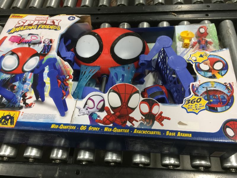 Photo 2 of Hasbro - Spidey and His Amazing Friends Web-Quarters Playset
