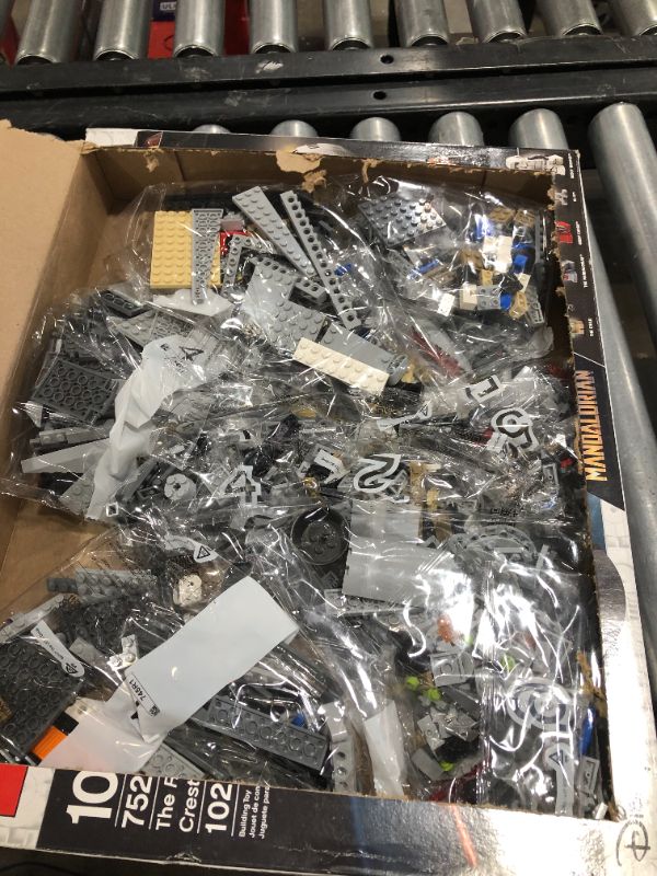 Photo 2 of LEGO Star Wars: The Mandalorian The Razor Crest 75292 Exclusive Building Kit, New 2020 (1,023 Pieces)
