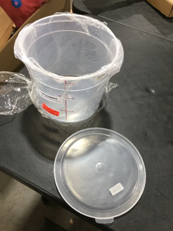 Photo 2 of Cambro RFS6PP190 6 Qt Round Container Wirh RFSC6PP190 Translucent Lid
