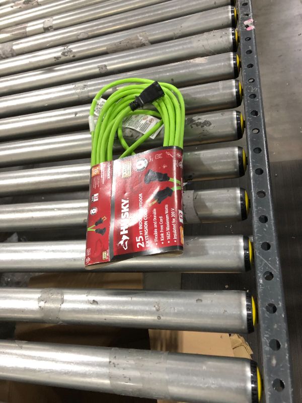 Photo 2 of 25 ft. 16/2 Indoor/Outdoor Extension Cord, Green
